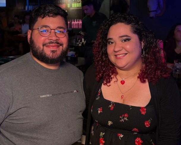Ela é cantora, ele engenheiro: casal desafia a rotina e celebra 11 anos de companheirismo