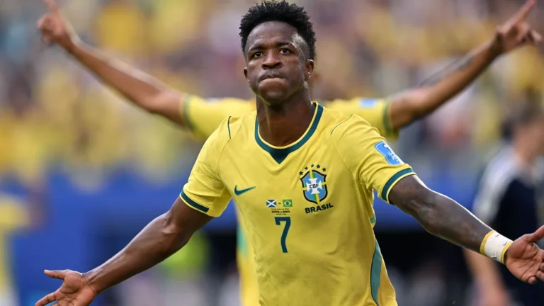 Com show de Vini Jr, Brasil vence Escócia e garante vaga na segunda fase na Copa do Mundo