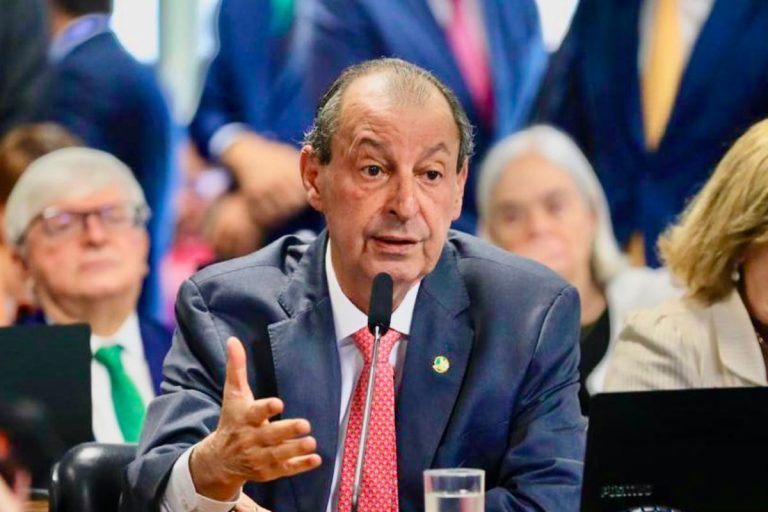 Omar Aziz ja reúne dez prefeitos no PSD e amplia força política no interior do Amazonas