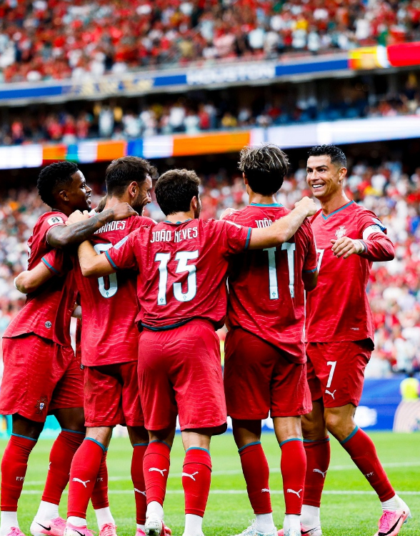 Com dois de Cristiano Ronaldo, Portugal goleia Uzbequistão por 5 a 0 na Copa